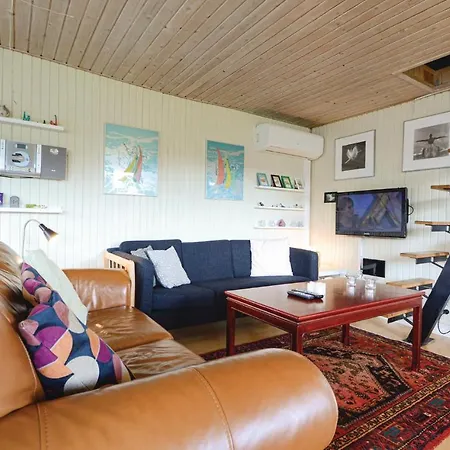Amazing In W/ 2 Bedrooms *