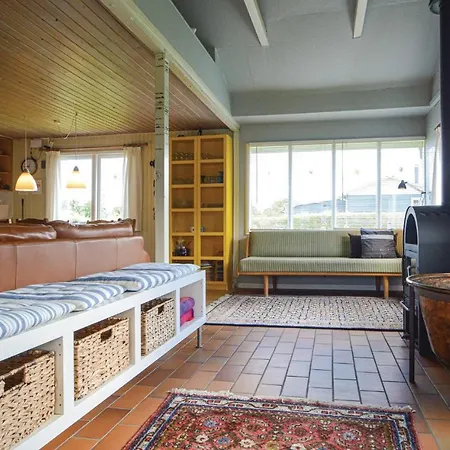 Amazing In W/ 2 Bedrooms Feriehus *