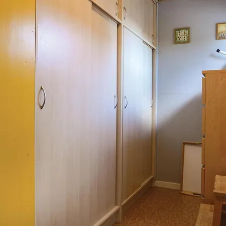 Amazing In W/ 2 Bedrooms Feriehus *