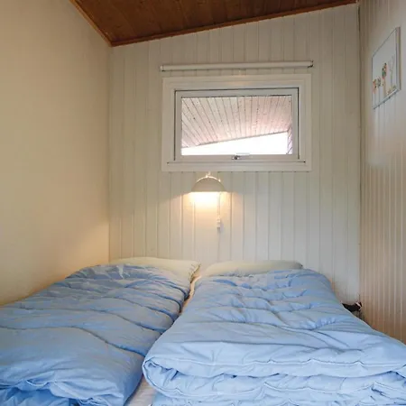 Amazing In W/ 2 Bedrooms Feriehus